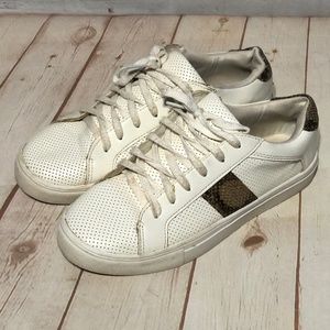 American Eagle animal print trim white sneakers size 7